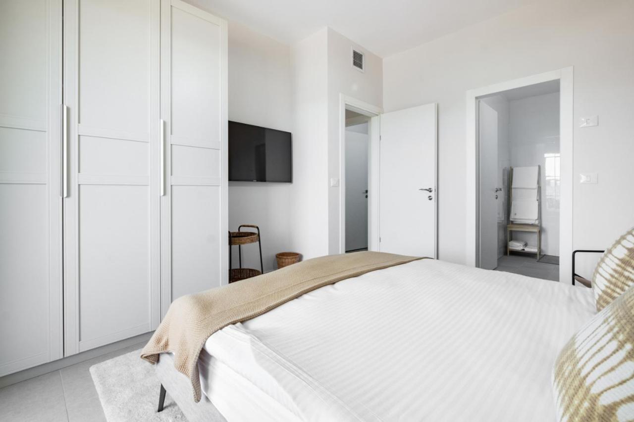 Modern Exquisite Haven In South Tlv With Mamad By Sea N' Rent Apartment *